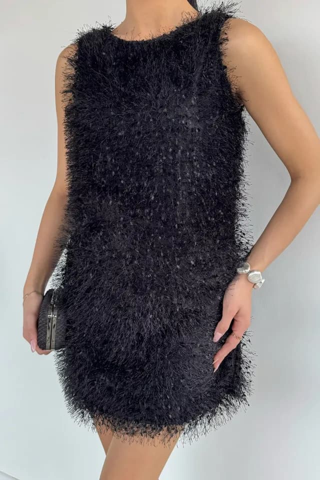 Zarif Püsküllü Dokulu Sıfır Kol Elbise